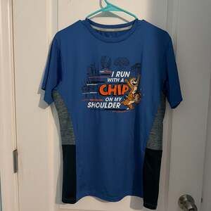 NWT RunDisney 2024 Walt Disney World Marathon Weekend Chip 'n' Dale 10K Long Sle